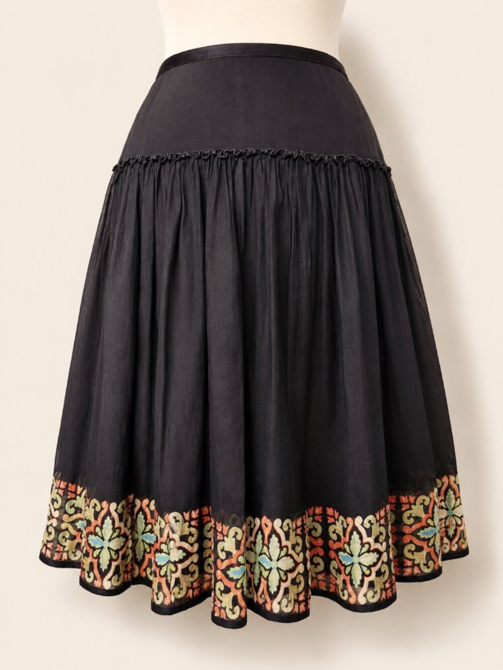 Tommy Bahama Tiles of Tangier Black Silk Skirt Size Small NWT Boho